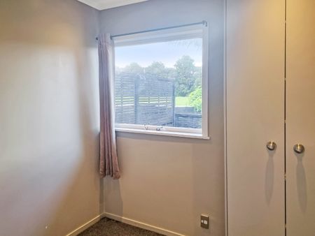 Remuera 1 bedroom unit plus an office with private garden and carport - Photo 3