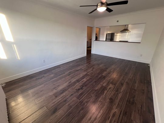 For Lease - 3351 Lake Shore Boulevard Unit# 1, Toronto, Ontario - Photo 1