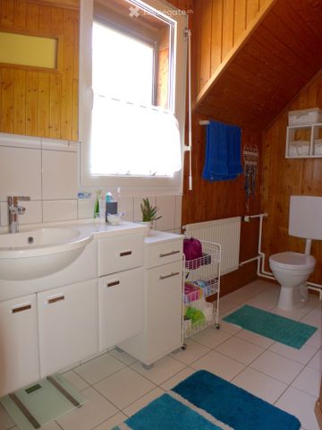 3.5 Zimmerwohnung mit Grünfläche in Wünnewil zu vermieten - Photo 2