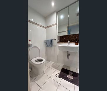 Stylish Fully Furnished 2-Bedroom Apartment in the Heart of Rhodes - Photo 5