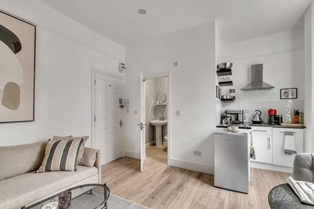 Kensington High Street - Photo 2