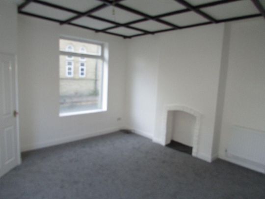 3 bedroom end of terrace house to rent - Photo 1