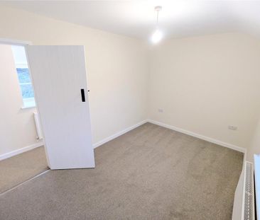 3 bedroom detached house to rent - Photo 5