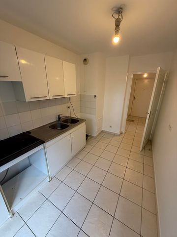 Location Appartement 2 pièces 47m² STE FOY LES LYON 69110 - Photo 4