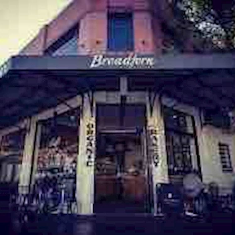Redfern - Photo 1