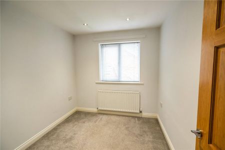 3 bedroom semi-detached house to rent - Photo 3