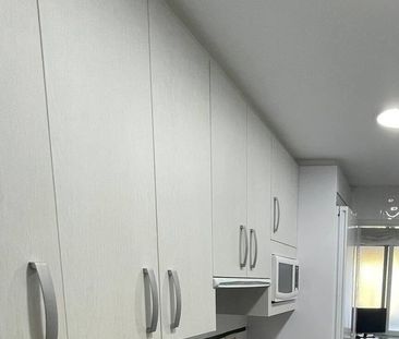 2 bedroom luxury Flat for rent in Nueva Andalucia, Andalusia - Photo 5