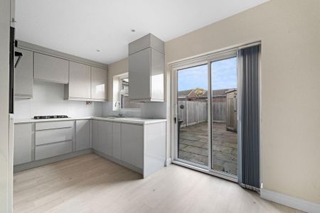 3 bedroom terraced house to rent - Photo 5