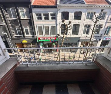 Zeer ruim (167m²) app.1°verd. gelegen in het stadscentrum. - Photo 2