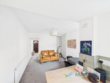 2 bedroom terraced house to rent - Photo 2
