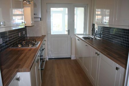 2 bedroom terraced house to rent - Photo 5