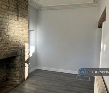 2 bedroom end of terrace house to rent - Photo 3