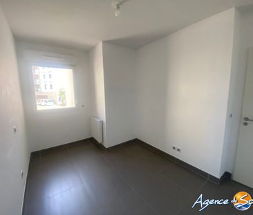 Location Appartement 3 pièces 57m² ST JEAN DE VEDAS 34430 - Photo 3