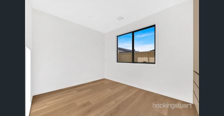 Beautiful Brand New Family Home in Pepper Corn Estate - Photo 3