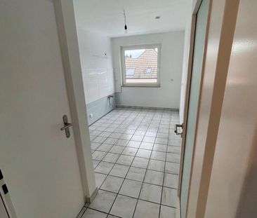 Helle 3 Zimmer Wohnung im gepflegten MFH 77 qm Sackgassenlage - Photo 1