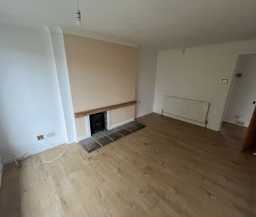 2 bedroom semi-detached bungalow to rent - Photo 2