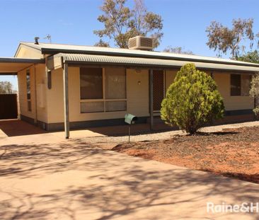 31 Bopeechee Street, Roxby Downs, SA 5725 - Photo 6