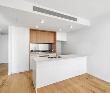 Luxury apartment; premium CBD living - Photo 3