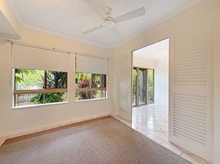 Freshly Renovated One-Bedroom Apartment – The Lakes Resort - Photo 2