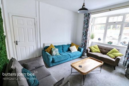 5 bedroom end of terrace house to rent - Photo 2