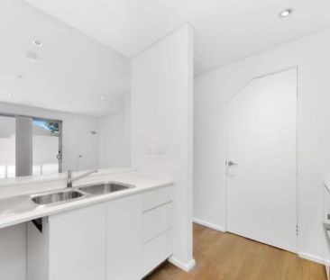 Modern & Bright Split Level Unit in the Heart of Penshurst - Photo 5