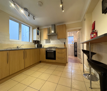 Sebastopol Street Room 1 - Photo 6