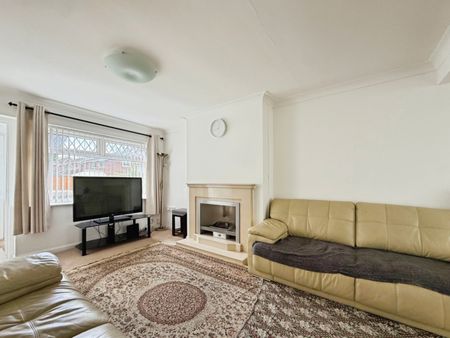 3 bedroom House To Let - Photo 3