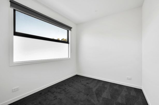 1/18 Mines Road, Ringwood - Photo 1
