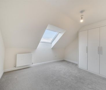 4 Bedroom House - Terraced - Photo 6