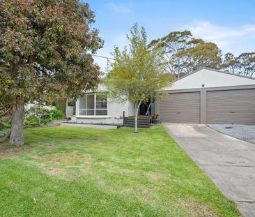 Solid 4-Bedroom Mount Gambier stone home. - Photo 2