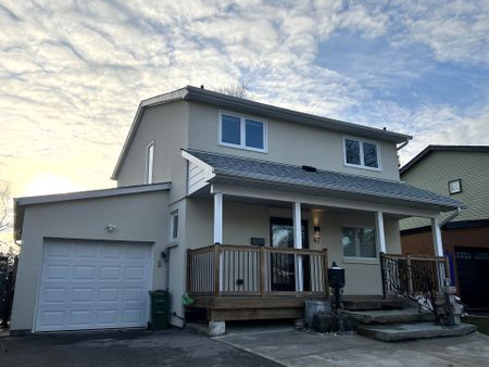 For Lease - 67 Hutcherson Square, Toronto, Ontario - Photo 3