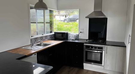 TE AROHA - THREE BEDROOMS - Photo 3