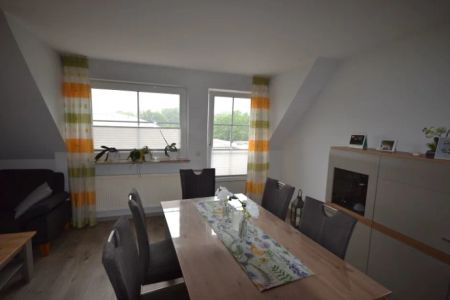 3 Zimmer-Maisonette-Wohnung mit Balkon u. Pkw-Stellplatz in Sackgassenendlage in Heide, Kreis Dithm. - Foto 4