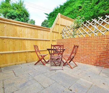3 bedroom semi-detached house to rent - Photo 5