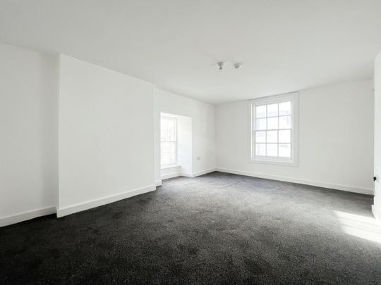 3 bedroom flat to rent - Photo 1