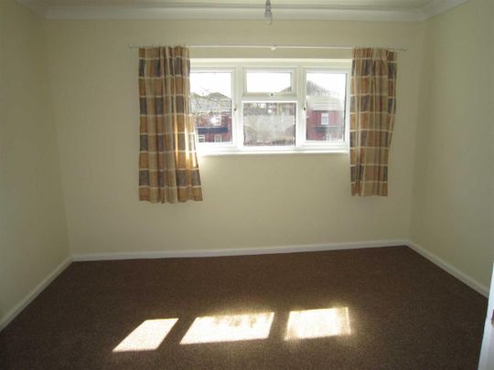 Clayburn End, Basildon - Photo 1