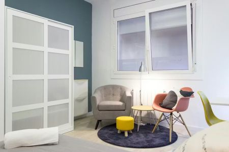 Avinguda de la Riera de Cassoles, Barcelona, Catalonia 08012 - Photo 2