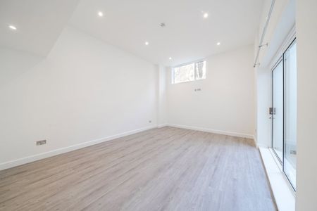 3 bedroom flat to rent - Photo 2