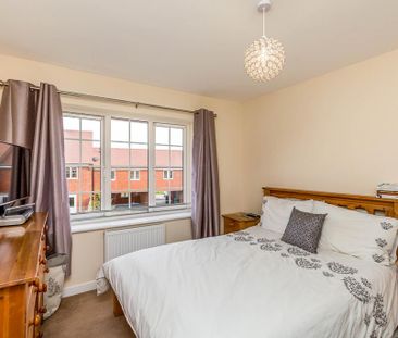 3 bedroom semi-detached house to rent - Photo 3