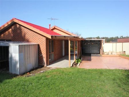 3 Bryson Court, Endeavour Hills - Photo 4