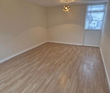 4 bedroom terraced house to rent - Photo 1