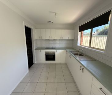 Freshly Renovated 3-Bedroom Duplex! - Photo 5