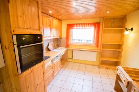 Schöne 4 ZKB Dachgeschosswohnung mit EBK, Badewanne & Stauboden im beliebten Schortens-Roffhausen - Foto 5