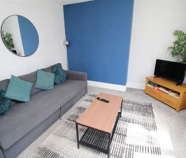 3 bedroom terraced house to rent - Photo 5