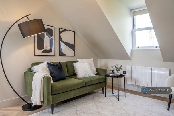 1 bedroom in a flat share to rent - Photo 1