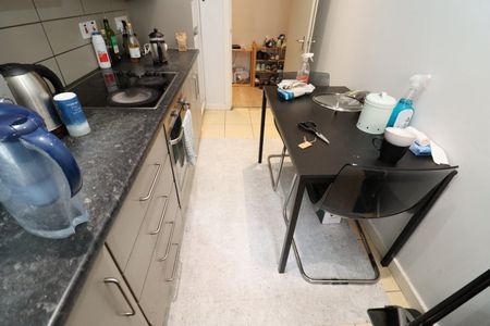 Room in a Shared Flat, Boardwalk Place, E14 - Photo 4