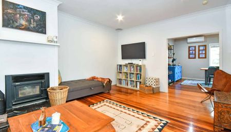 Vintage Charm Meets Modern Comfort ..... - Photo 2