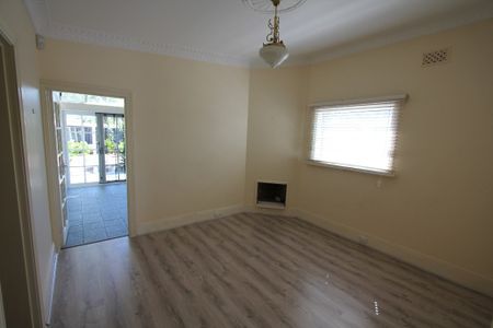 38 Clarendon Road, Stanmore NSW 2048 - House For Rent | Domain - Photo 4