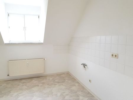Lichtdurchflutete und großzügige 2-Zimmer-Dachgeschosswohnung im begehrten Stadtteil Schlosschemnitz - Photo 5