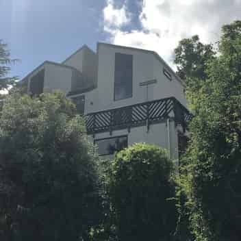 Refurbished Family Home with Panoramic Views - Photo 1